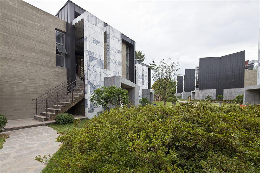 Stanford Hotel And Resort Jeju Buitenkant foto