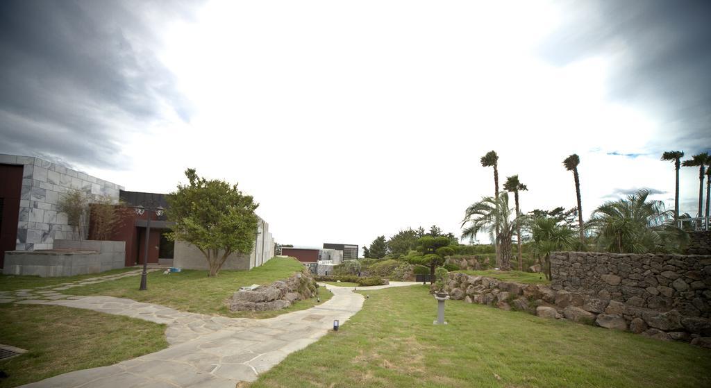 Stanford Hotel And Resort Jeju Buitenkant foto