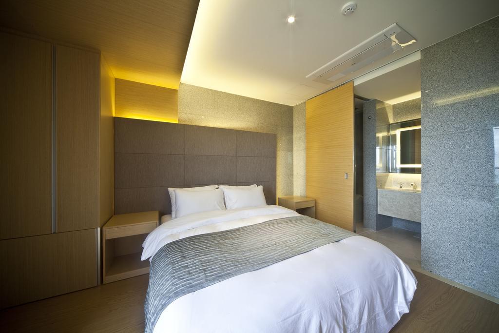 Stanford Hotel And Resort Jeju Buitenkant foto