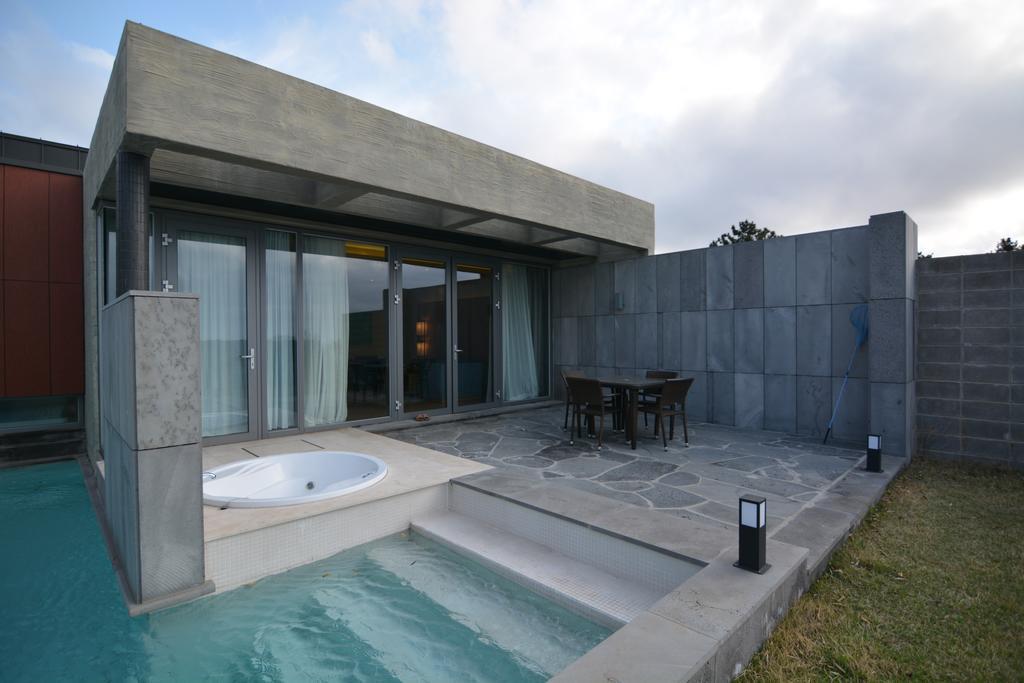 Stanford Hotel And Resort Jeju Buitenkant foto